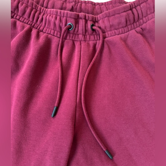 Nike - Women’s Maroon Jogger Sweatpant Size XS - Picture 9 of 16